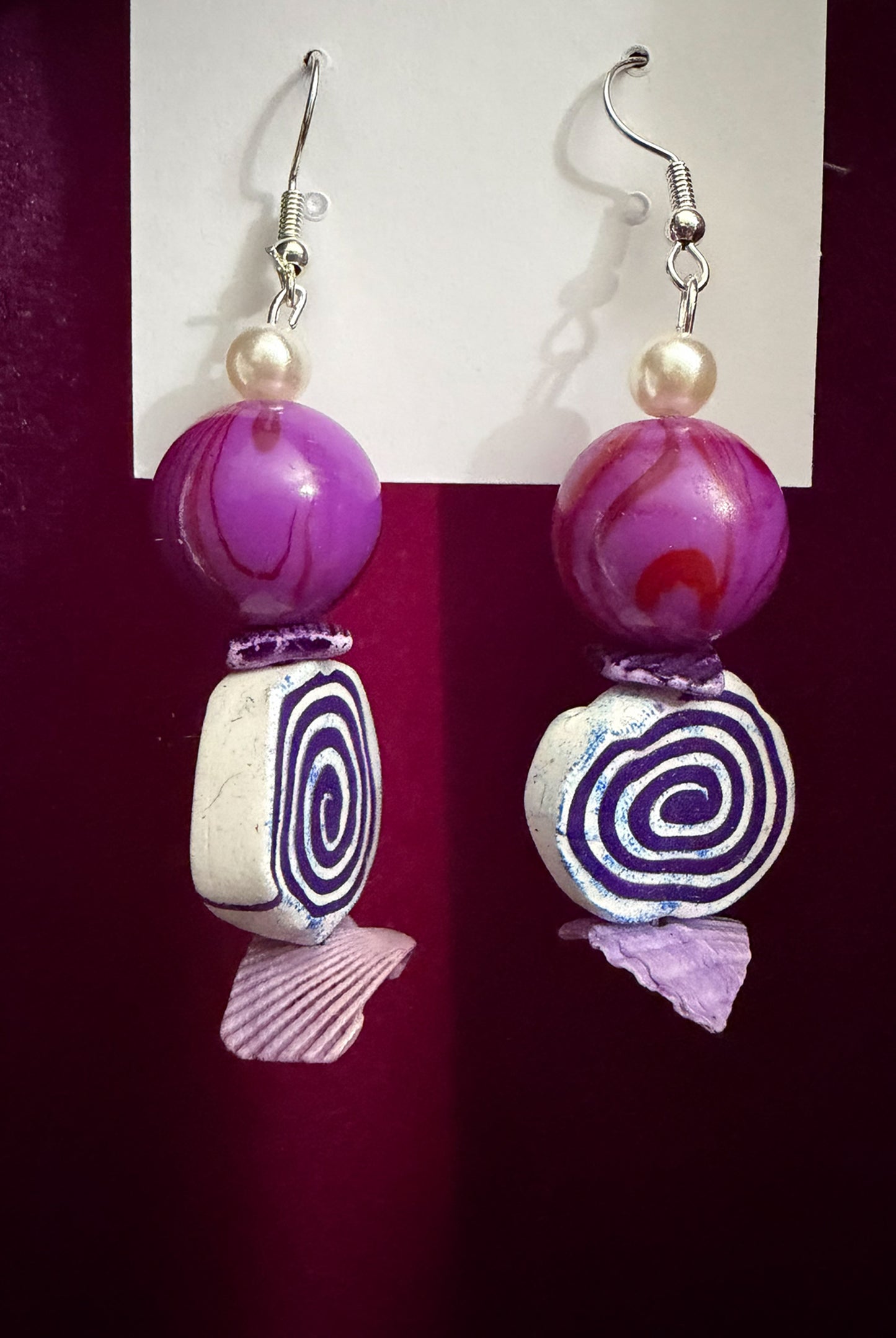 Refined Monochrome Swirl Statement Piece